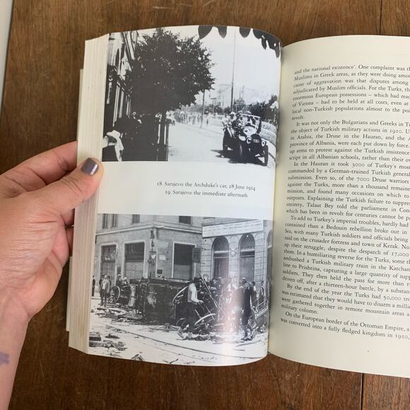 A History of the Twentieth Century Vol. 1 1900-1933 Martin Gilbert hardback book - Picture 11 of 16